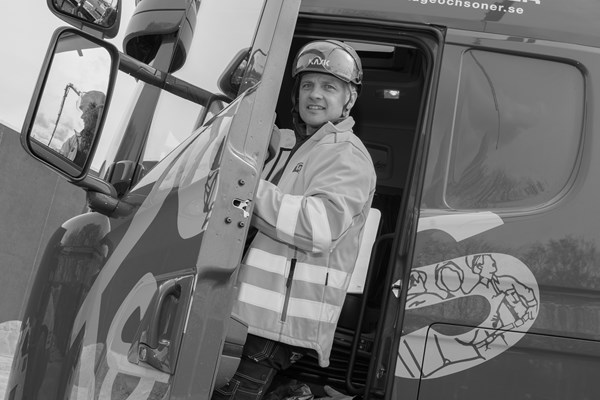 Pierre Barrington 02.jpg